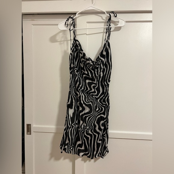 NWT Zara The Safia Dress in Abstract Zebra Print - Picture 2 of 7